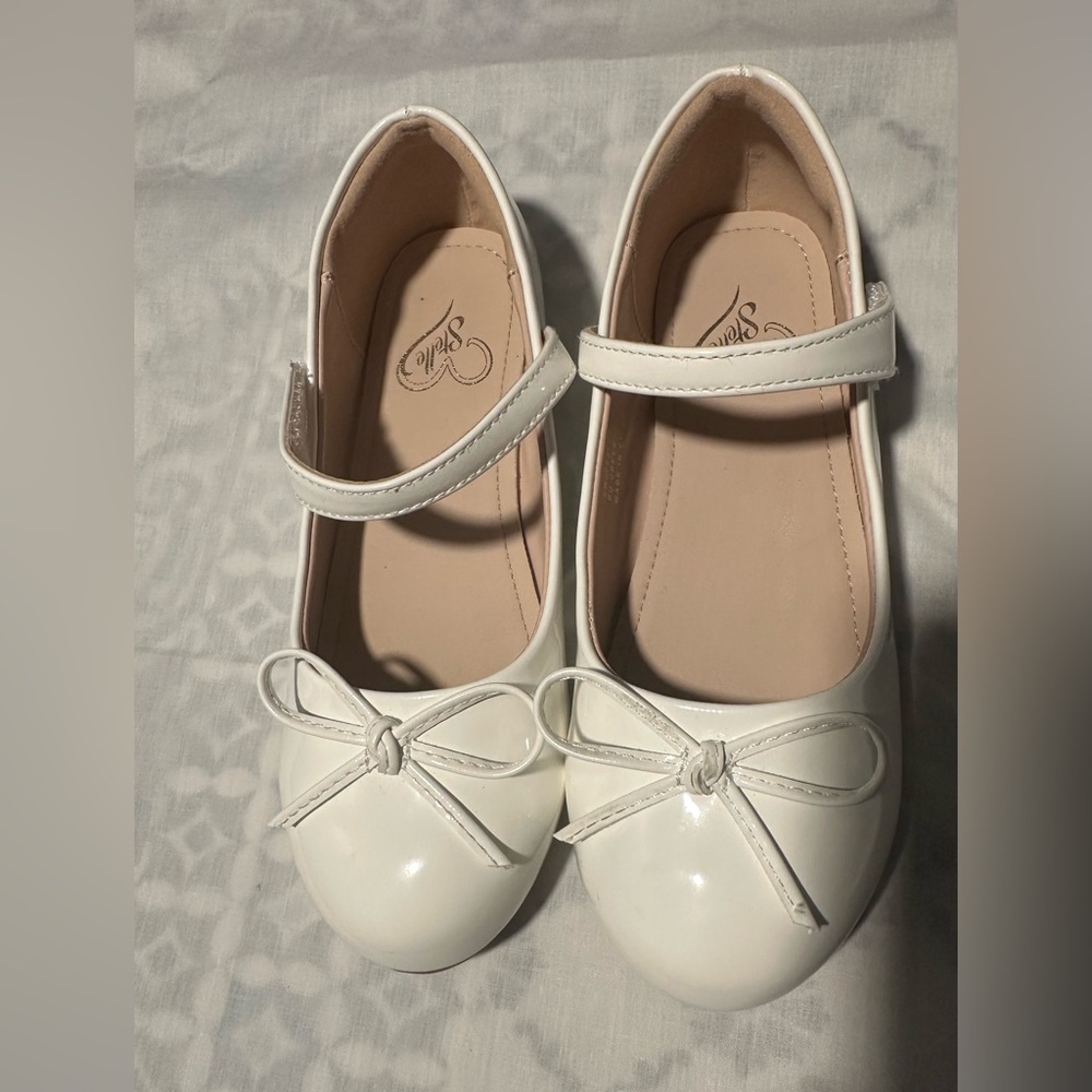 Stelle White Bow Mary Jane Dress Shoes